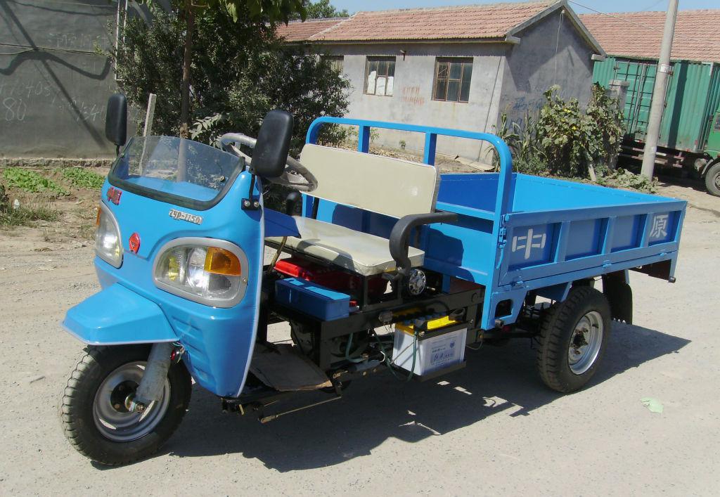 ‘IM电竞平台’欧国联打得火热,老爷爷看台上潜心读书(图2) IM电竞官网