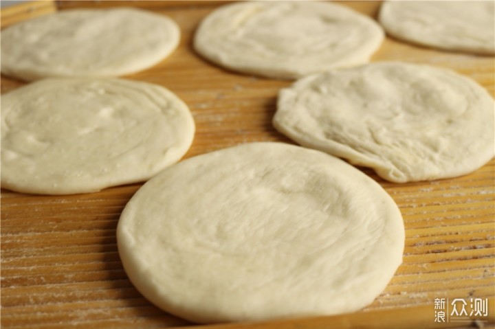 SUV天逸世界杯红黑榜:带刀后卫连场进球,莱万状态持续低迷‘IM电竞平台’(图1) IM电竞